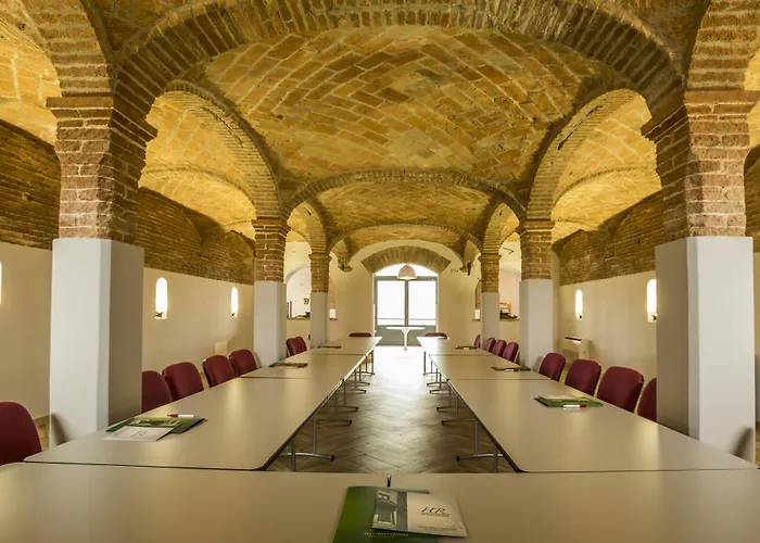 迪亚曼蒂纳公寓酒店 3*