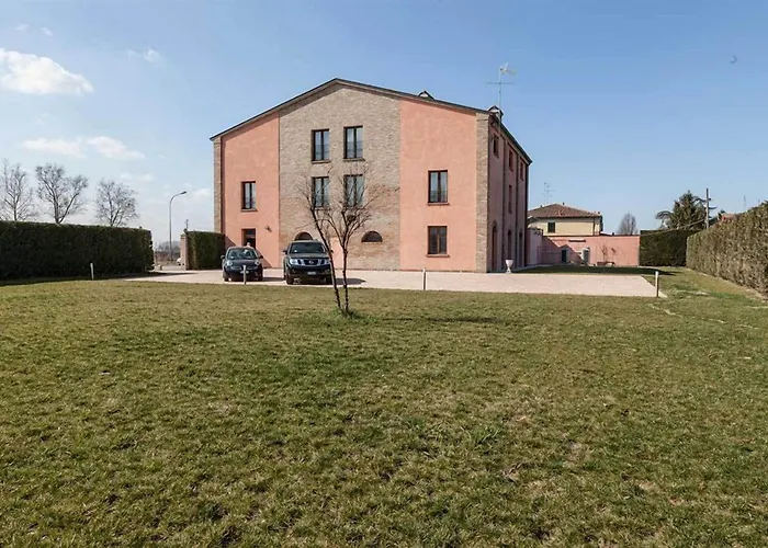 迪亚曼蒂纳公寓酒店 3*