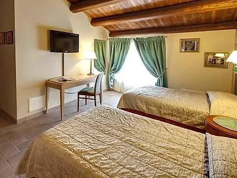 迪亚曼蒂纳公寓酒店 3*